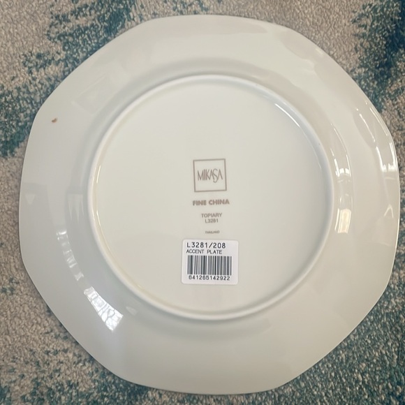 Mikasa Topiary Octagonal Plate with Green and Gold Band accents plates set of 2 - Picture 3 of 8